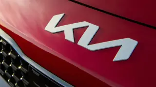 Kia показа съперник на Golf и Octavia СНИМКИ