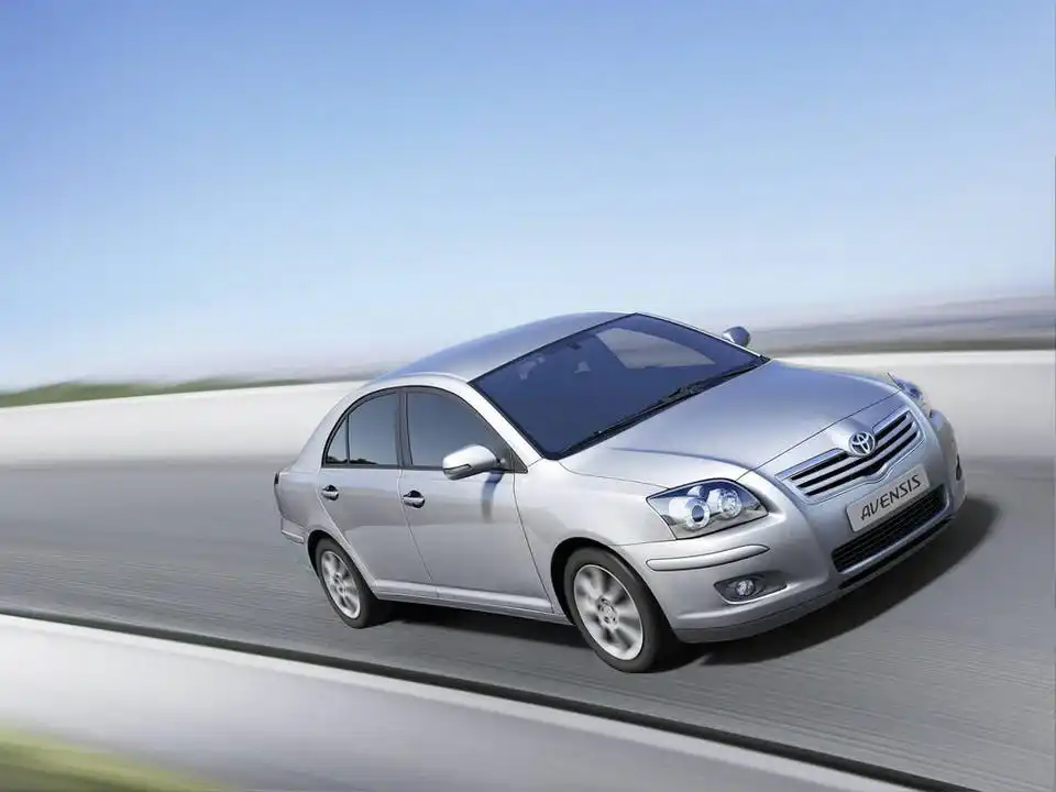 Пет недостатъка на седана Toyota Avensis
