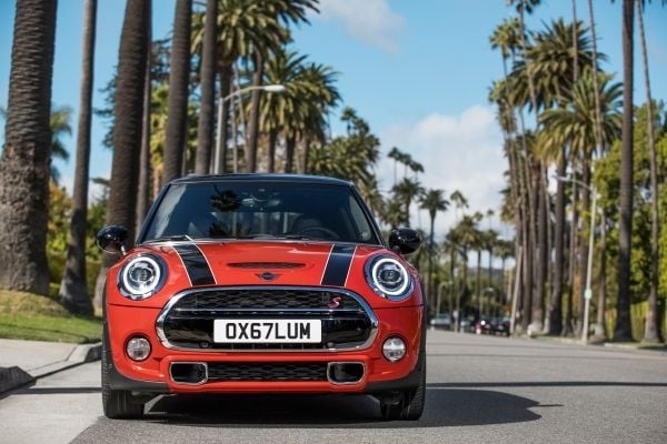 MINI Cooper S - емоции вместо скорост (СНИМКИ)