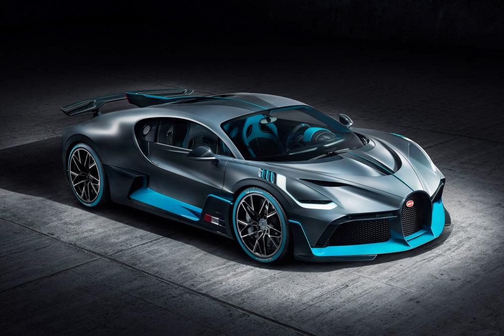 Представиха новото Bugatti Divo, най-бързата кола в света с цена от 5 милиона евро (СНИМКИ/ВИДЕО)