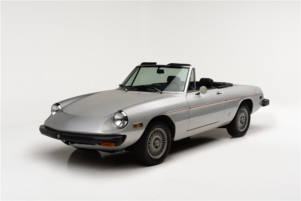 Продава се Alfa Romeo Spider на легендарния Мохамед Али. Вижте уникалния автомобил (СНИМКИ)