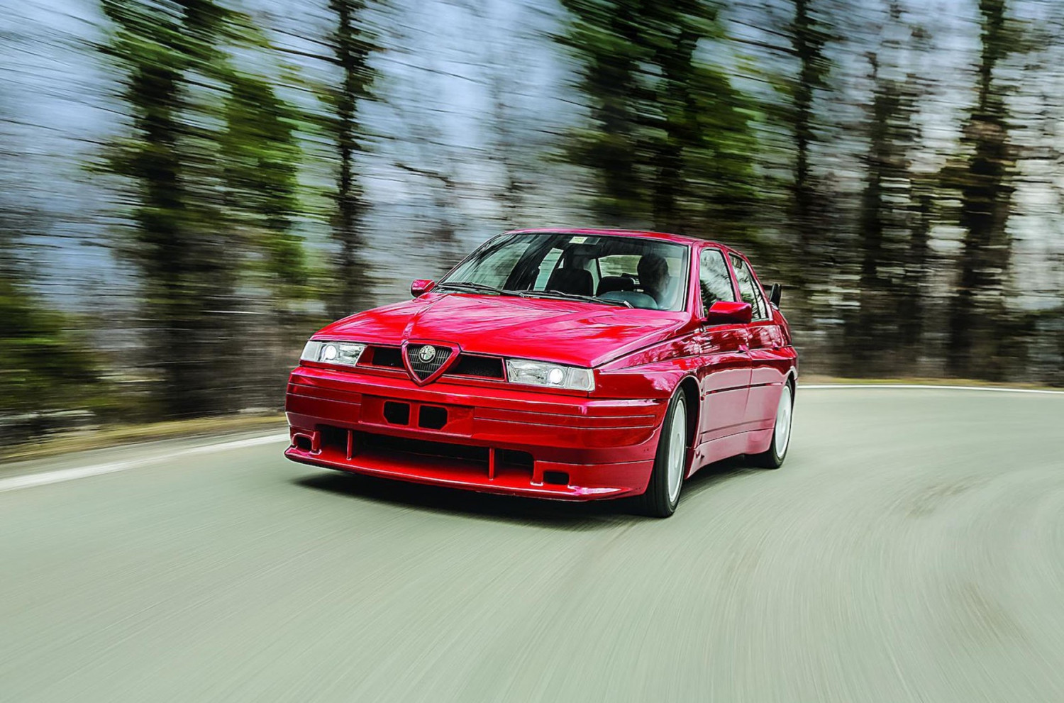 Единствената Alfa Romeo 155 GTA Stradale се продава на търг