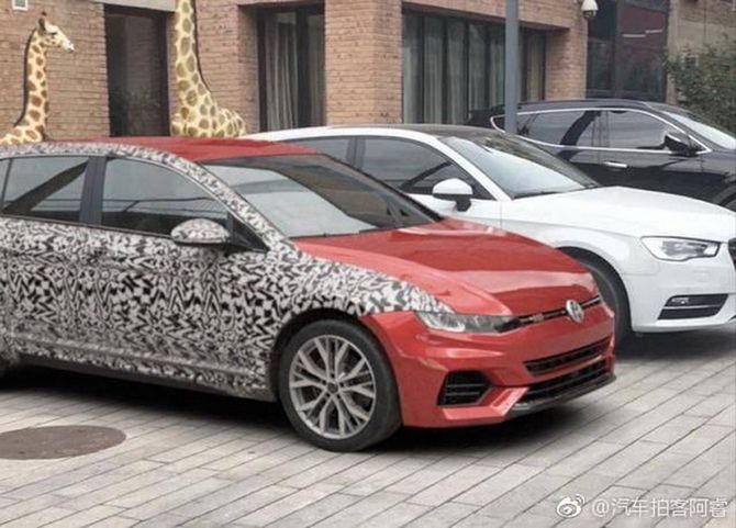 Първи СНИМКИ и подробности за новия Volkswagen Golf 2020