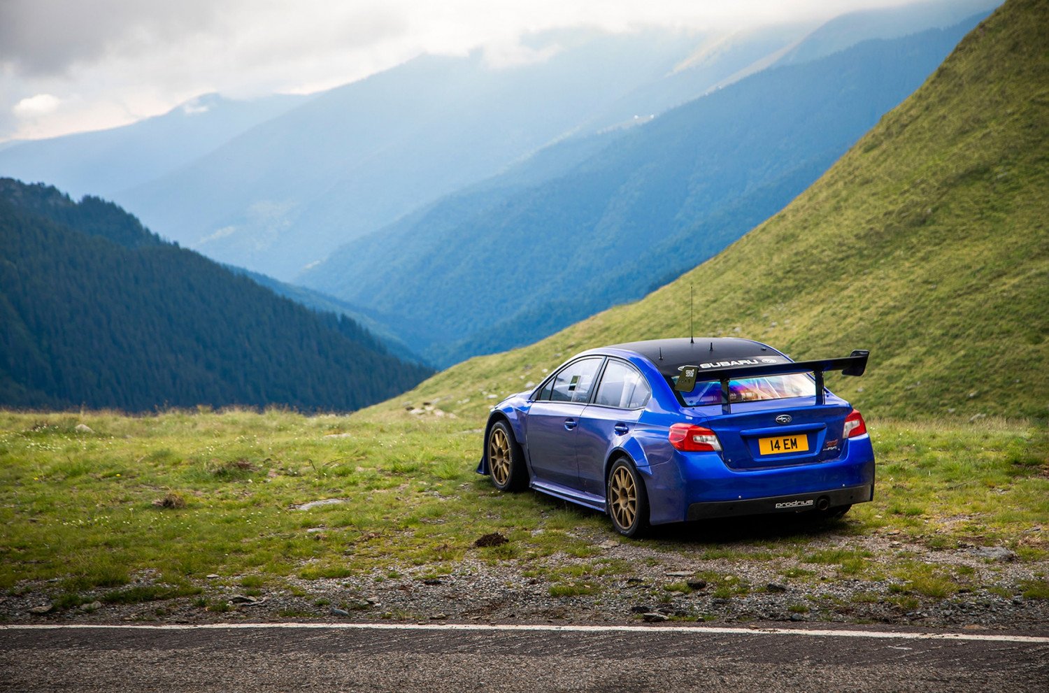 Subaru WRX STI постави нов рекорд на "най-хубавия път в света" (ВИДЕО)