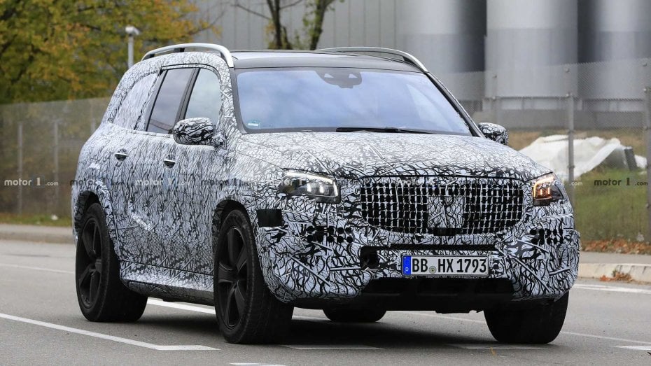 Mercedes-Maybach GLS за пръв път се появи на СНИМКИ