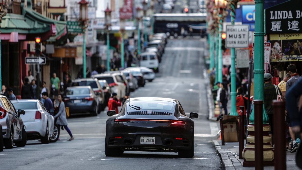 Вижте първи официални СНИМКИ на новия Porsche 911 2019