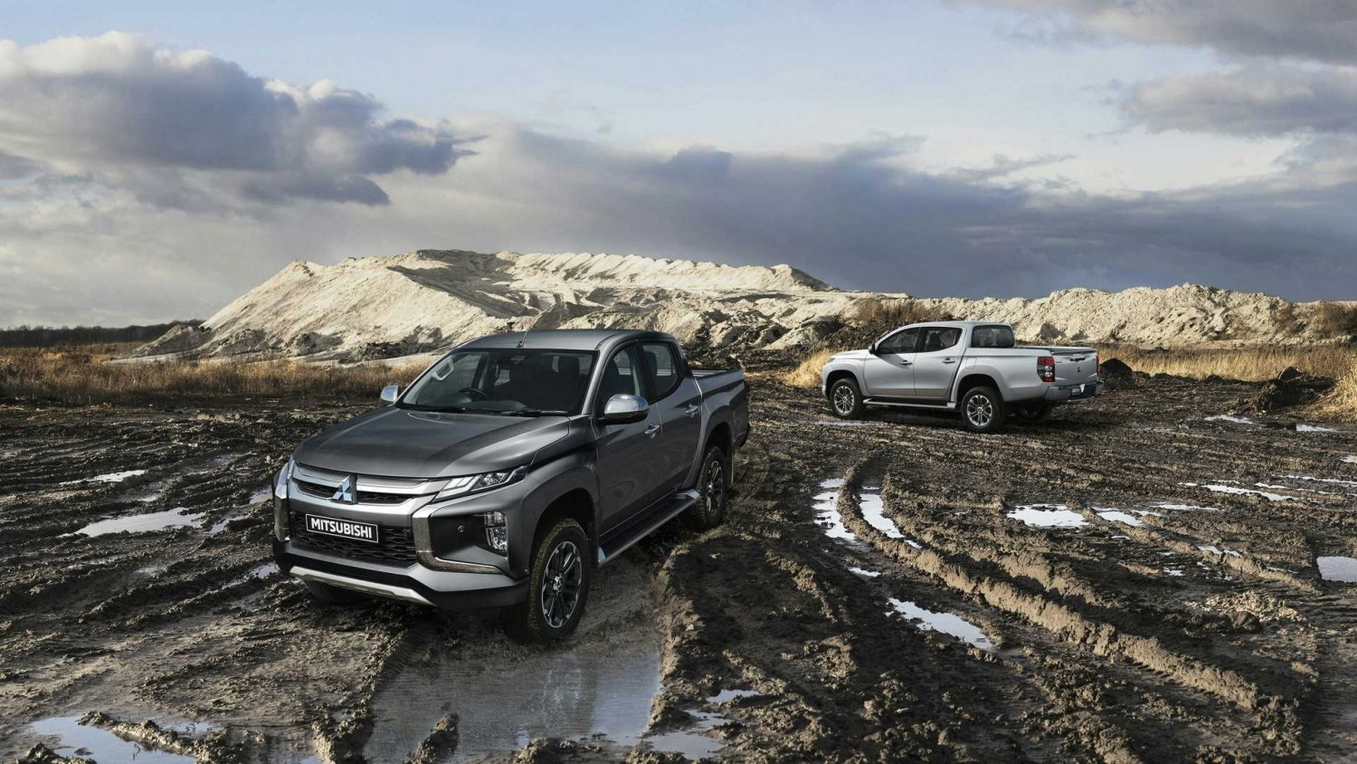 Съвсем различен: СНИМКИ и характеристики на новия агресивен, но стилен Mitsubishi L200