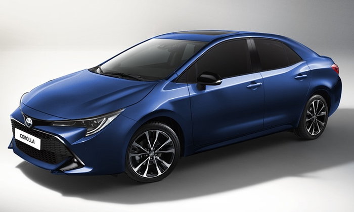 Новият седан Toyota Corolla 2019 бе разсекретен преди премиерата (СНИМКИ)