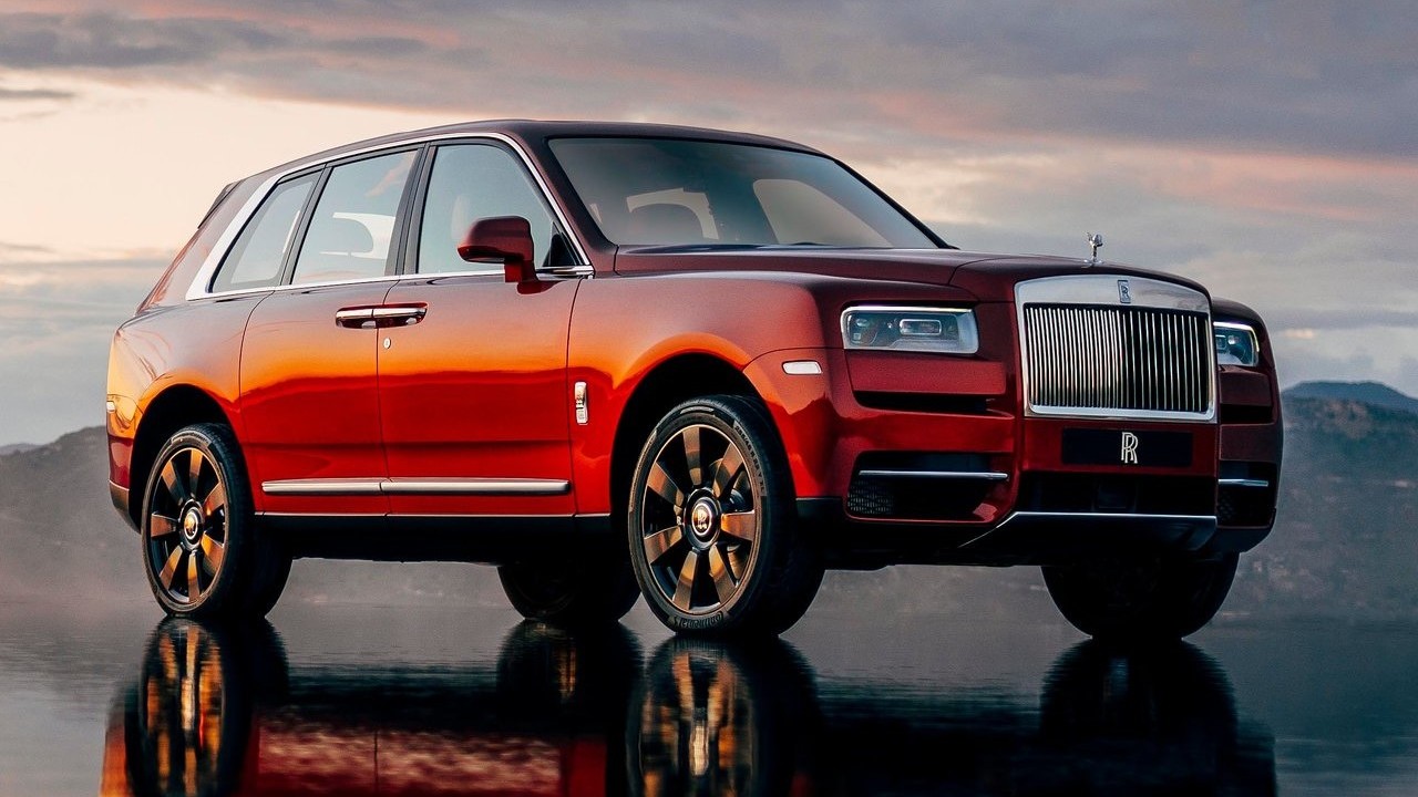 Rolls-Royce Cullinan - изтънчен стил и свръхлукс (СНИМКИ/ВИДЕО)