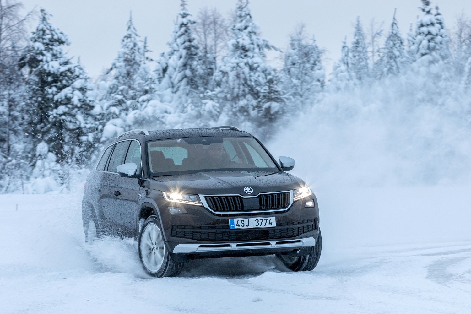 Skoda Kodiaq Scout пори преспите със задвижване 4х4 и висок просвет