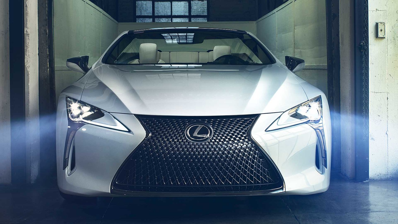 Lexus пуска изключително красив кабриолет (СНИМКИ)