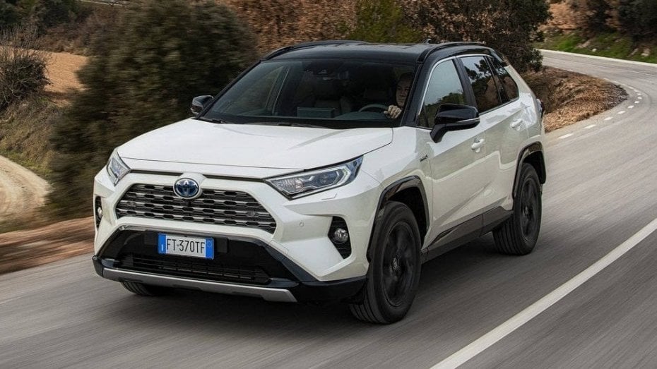 Toyota представи новия RAV4 Hybrid 2019 на СНИМКИ и разкри характеристиките му