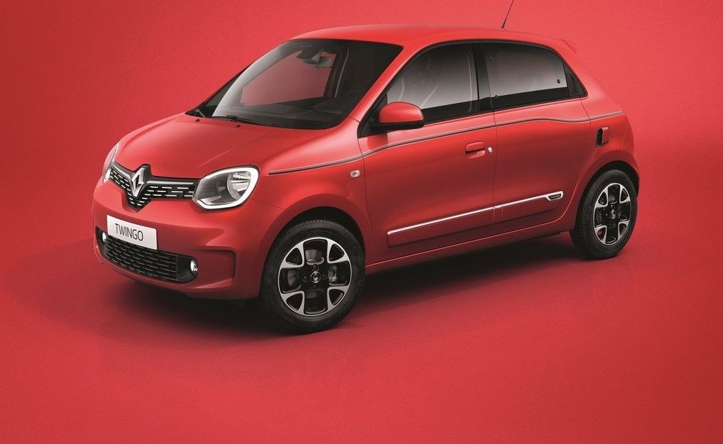 Първи официални СНИМКИ и характеристики на новия Renault Twingo