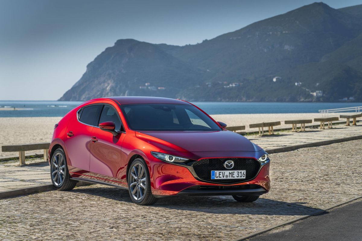 Новата икономична Mazda 3 2019 пристига в Европа: Цени, СНИМКИ и характеристики