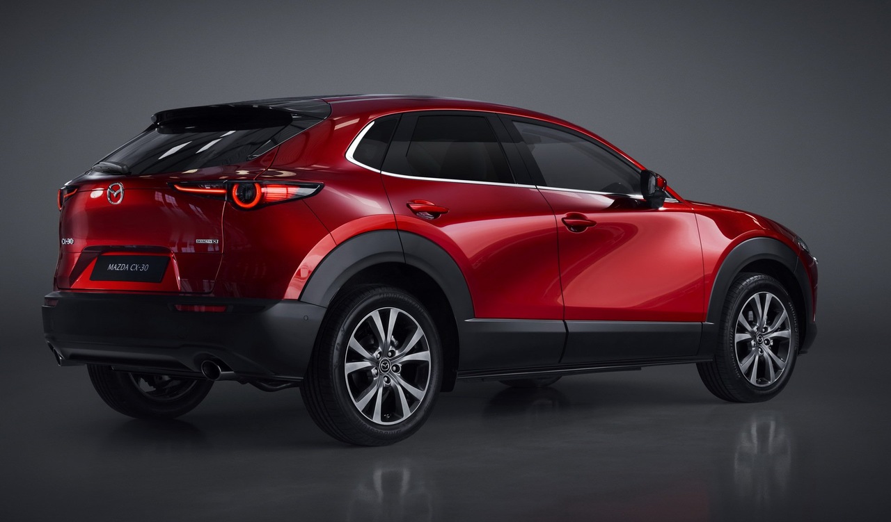 Автосалон Женева: Mazda CX-30 стана приятна изненада за всички (СНИМКИ)