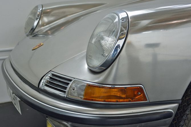 Загадъчната история на Porsche 911 с неръждаема стомана от 1967 година (СНИМКИ)