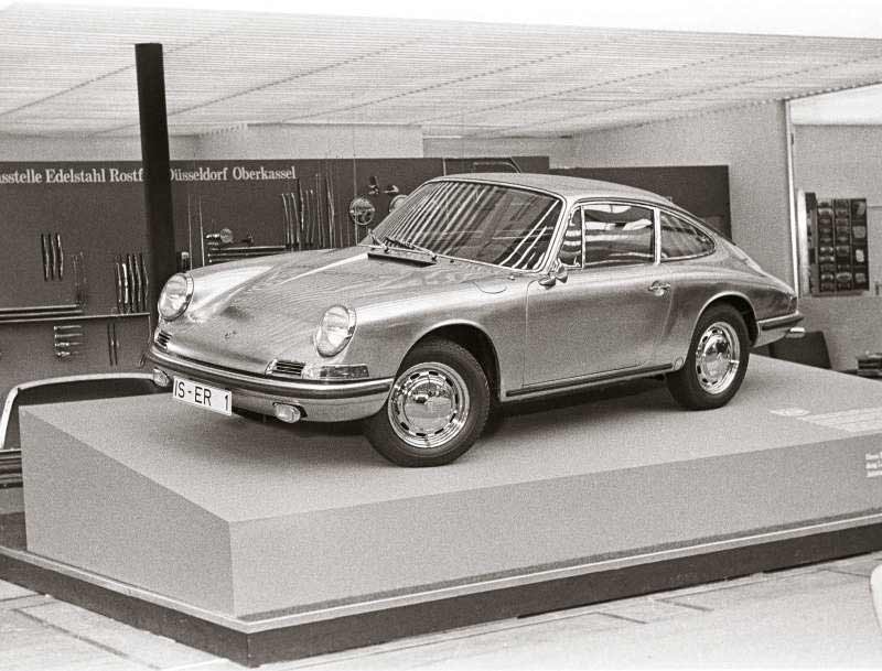 Загадъчната история на Porsche 911 с неръждаема стомана от 1967 година (СНИМКИ)