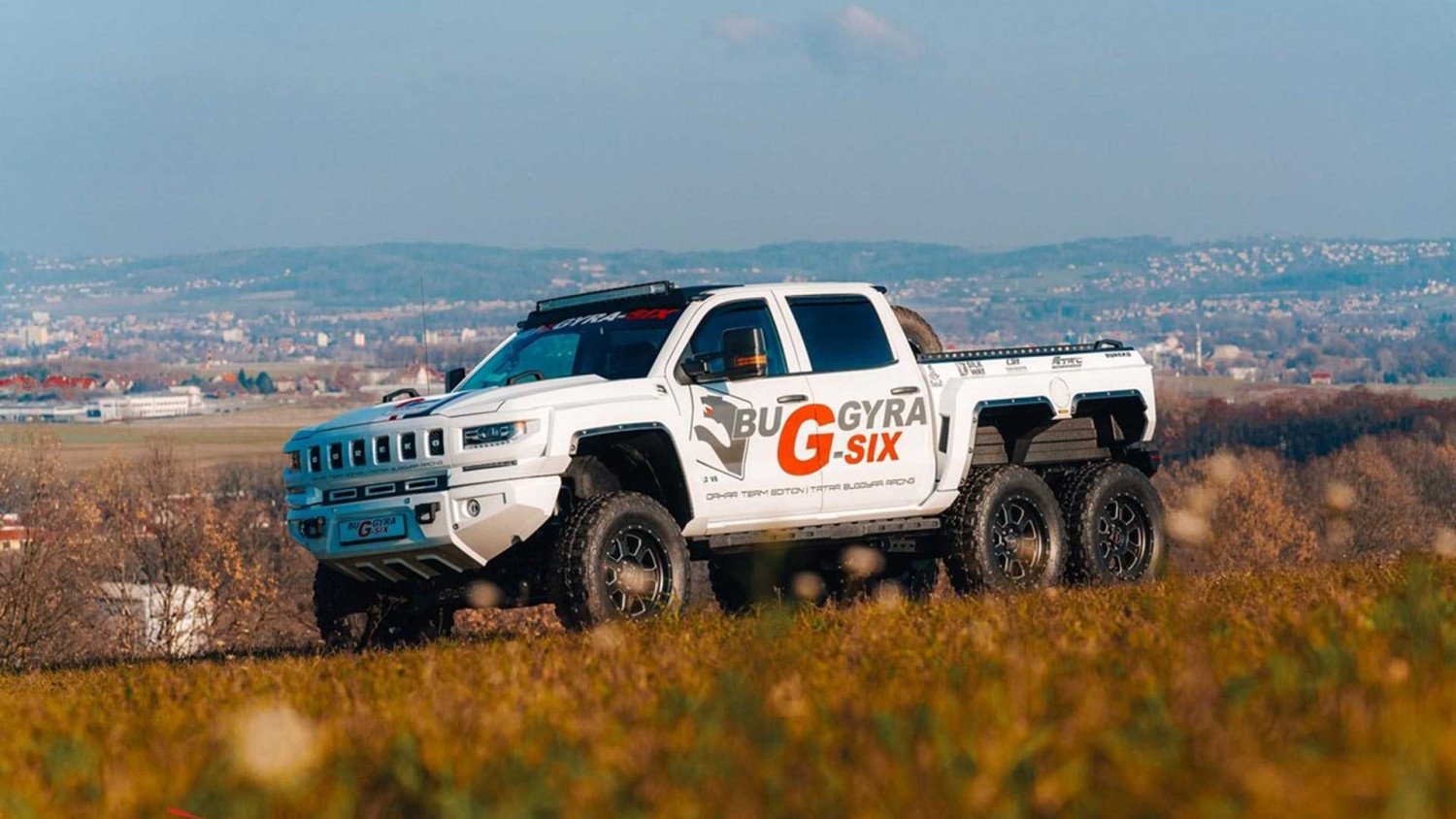 Вижте чудовището на шест колела Bureko Chevrolet Silverado 6x6 (СНИМКИ/ВИДЕО)