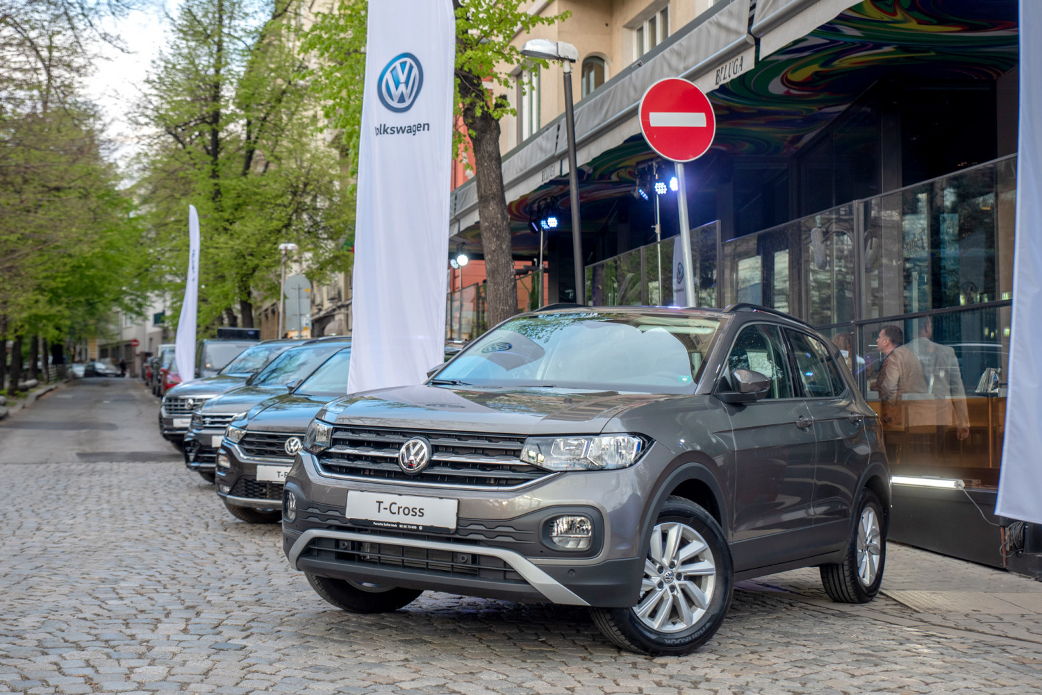 Новият градски SUV T-Cross на Volkswagen в СНИМКИ и ВИДЕО