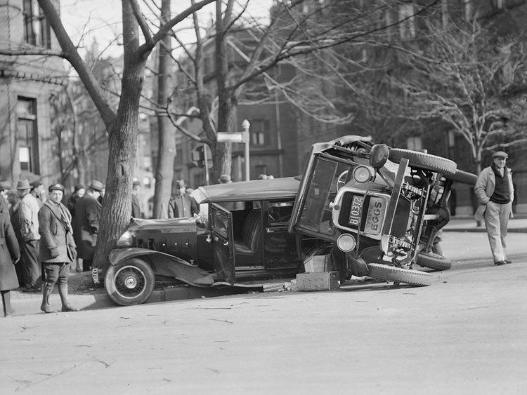 Потресаващи СНИМКИ на автомобилни катастрофи от 1930-те години