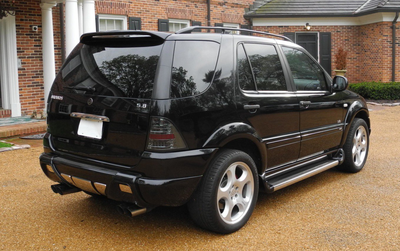 Продава се рядък Mercedes ML Brabus само за 4500 долара (СНИМКИ/ВИДЕО)