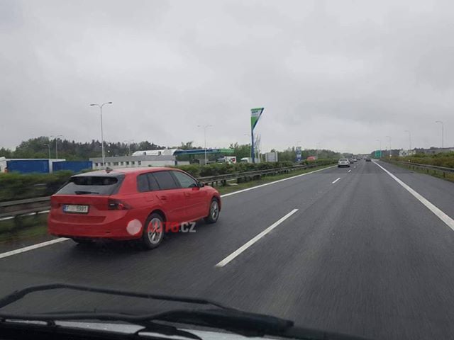 Фотошпиони заснеха за първи път новата Skoda Octavia (СНИМКИ)