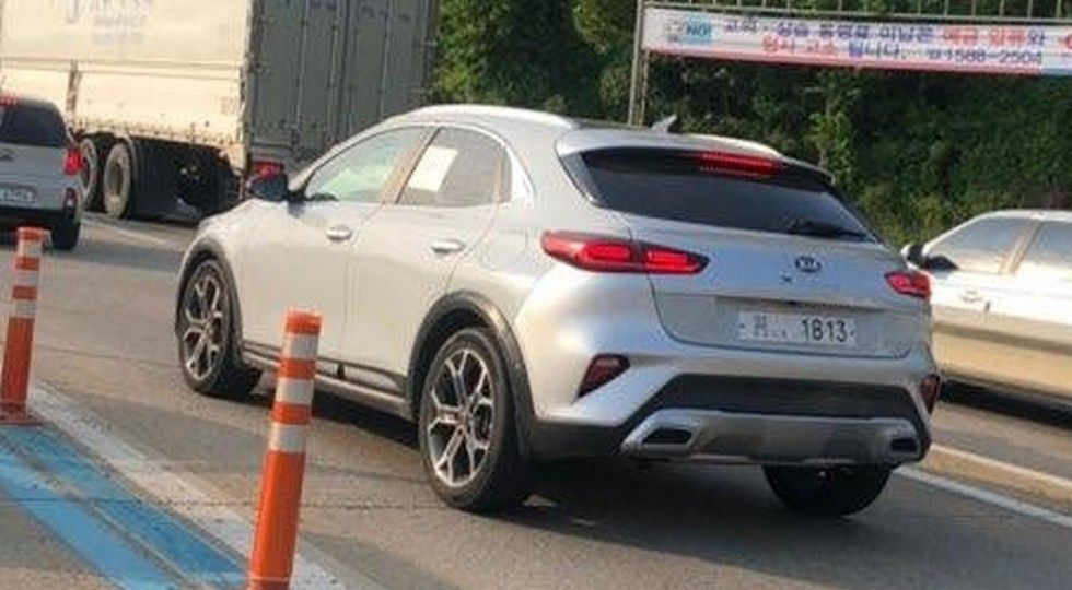 Разсекретиха напълно очаквания кросоувър Kia Xceed (СНИМКИ)