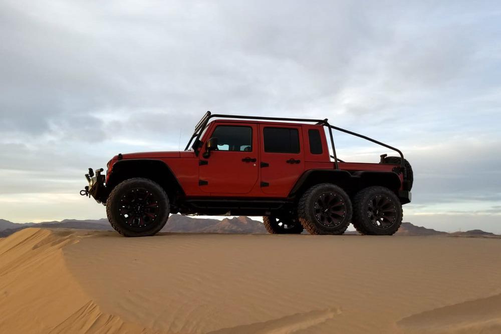 Продава се уникален Jeep Wrangler Hellcat 6x6 (СНИМКИ)