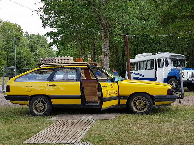 Не е за вярване, но старо Audi бе превърнато в сауна на колела (СНИМКИ/ВИДЕО)