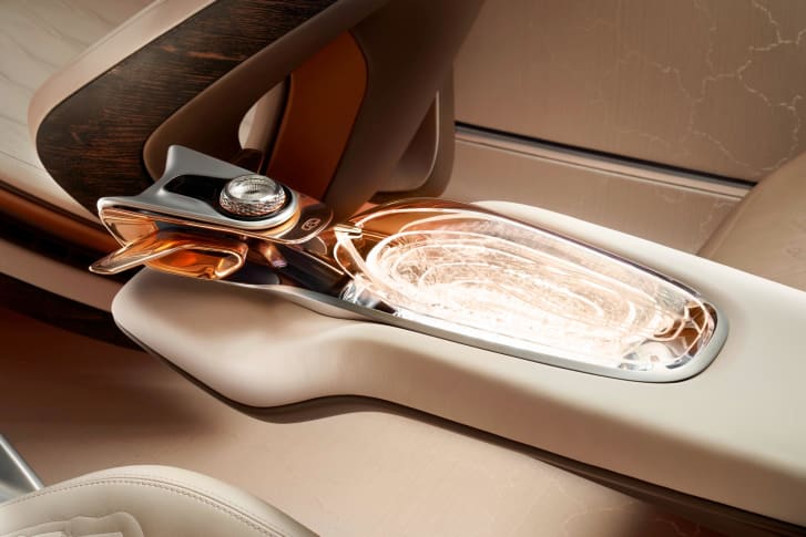 Bentley показа колата на бъдещето (СНИМКИ)