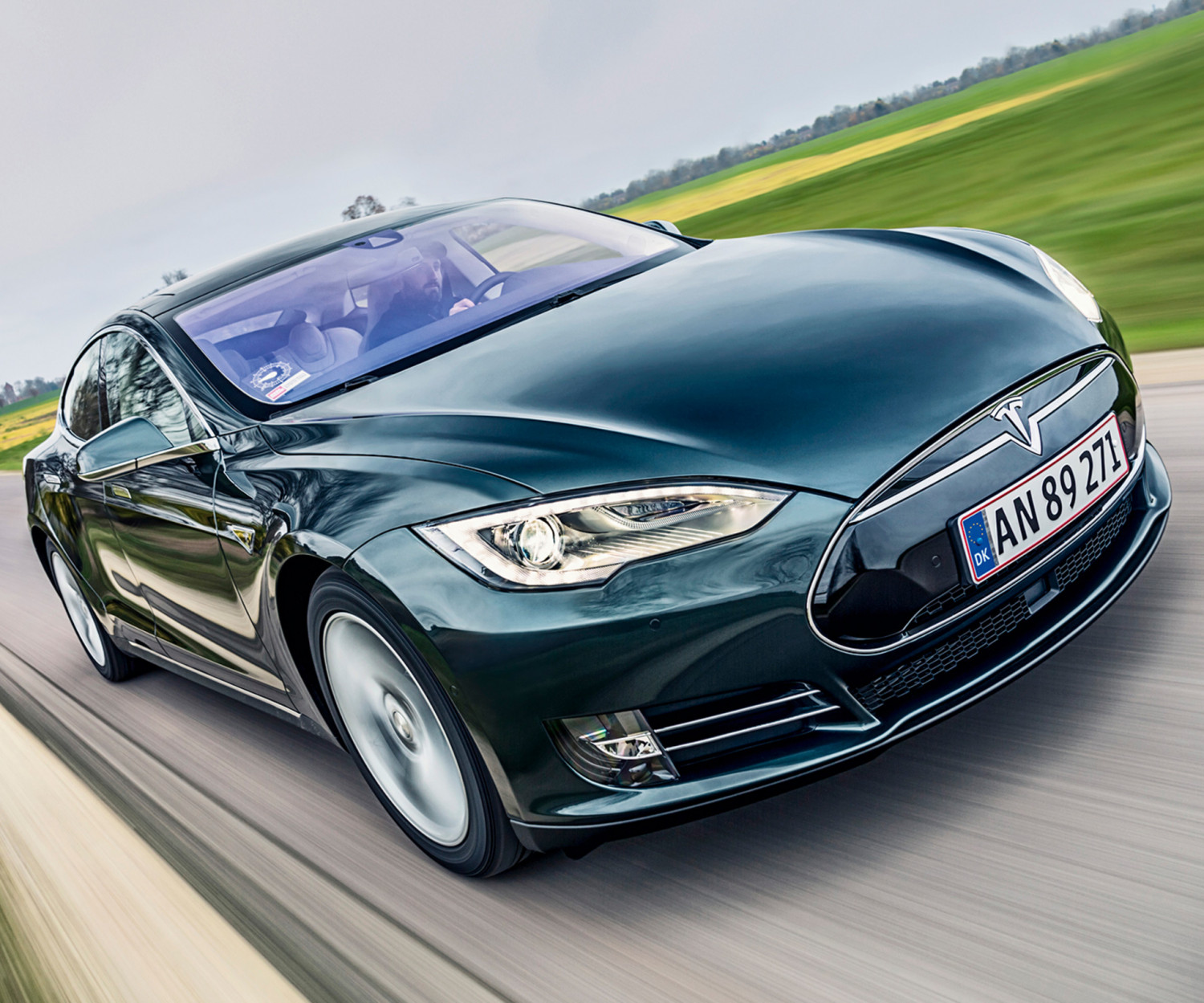 Откриха Tesla Model S, изминала почти 1 милион километра