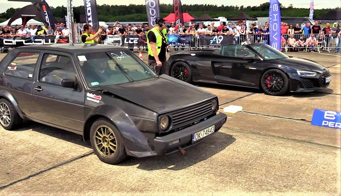 Удивително: Стар VW Golf II изпревари Audi R8 и RS7 ВИДЕО