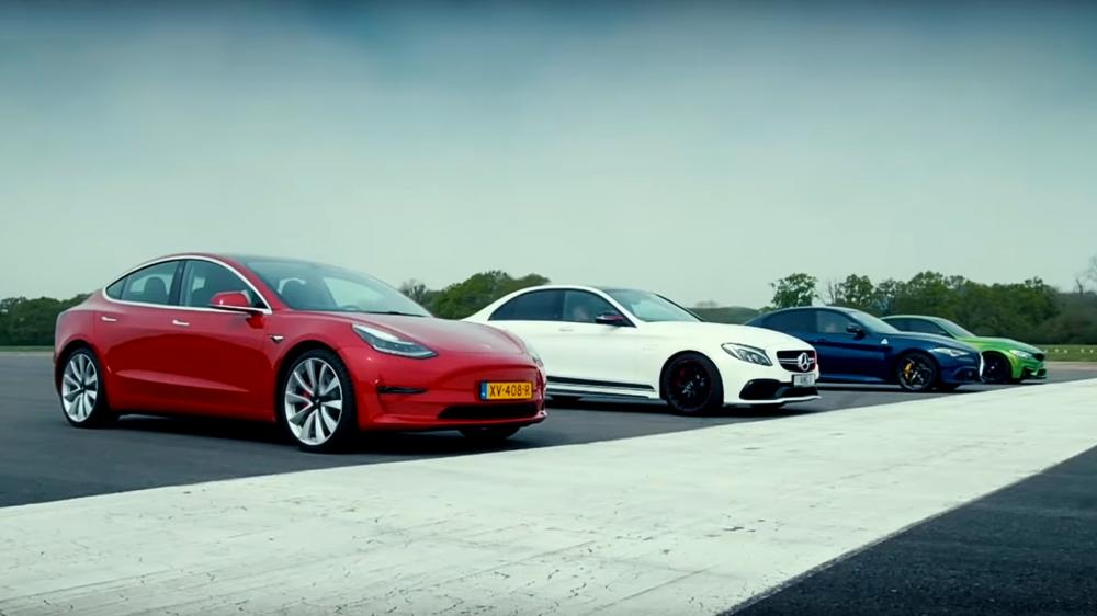 Вижте кой побеждава в драг битката между Tesla, Alfa Romeo, BMW и Mercedes-AMG ВИДЕО