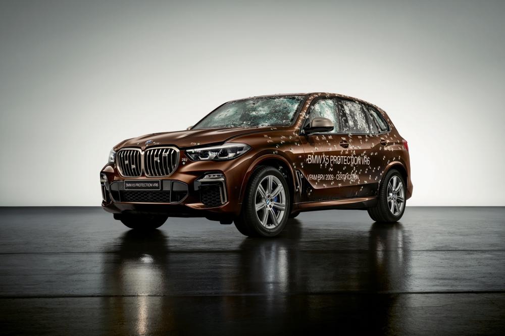 Вижте как изглежда брониран BMW X5 след стрелба по него СНИМКИ