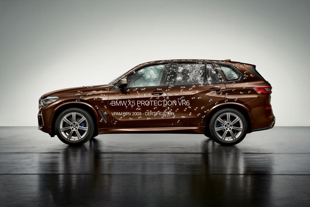 Вижте как изглежда брониран BMW X5 след стрелба по него СНИМКИ