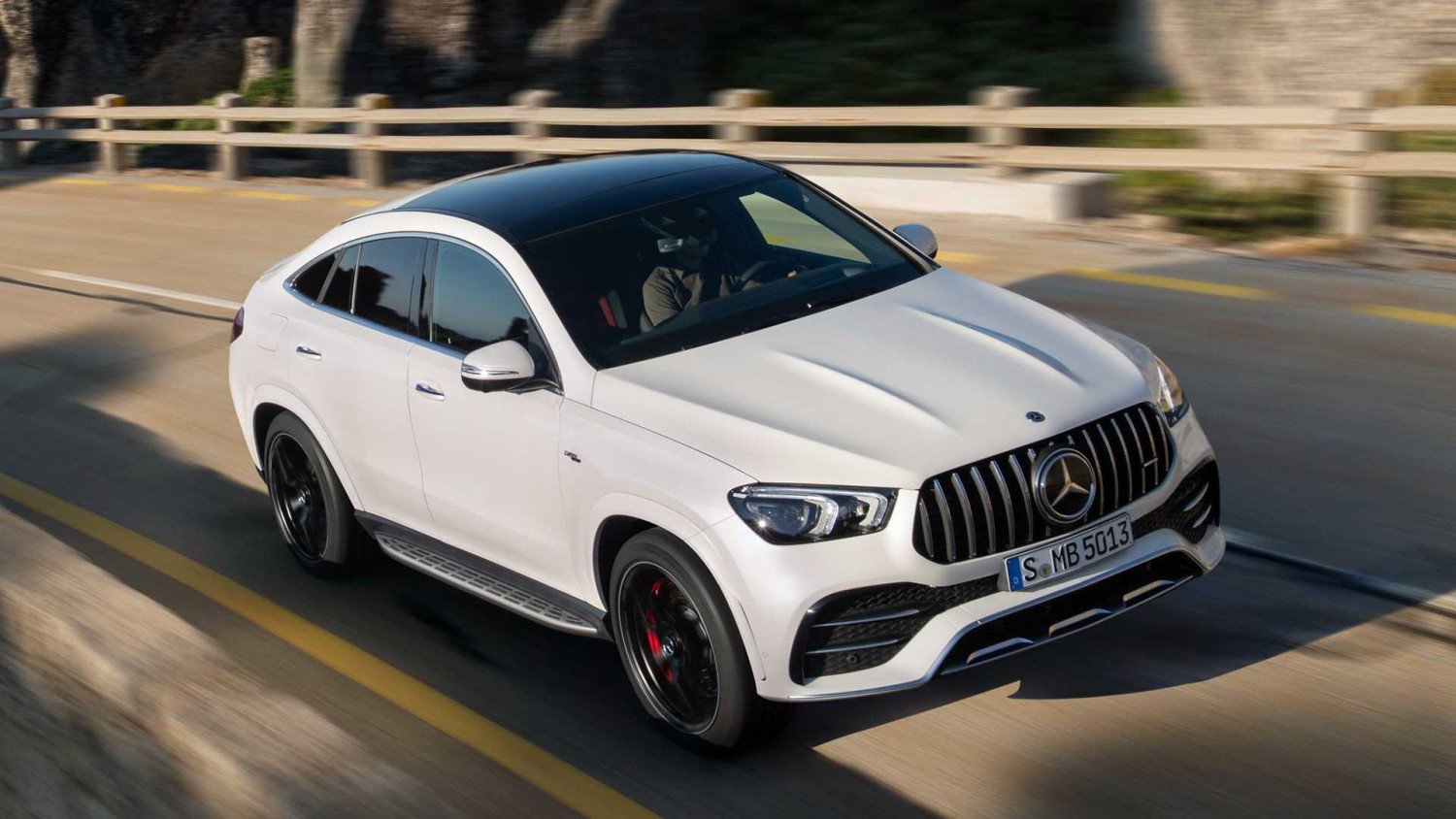 Официални СНИМКИ и всички подробности за новия Mercedes GLE Coupe