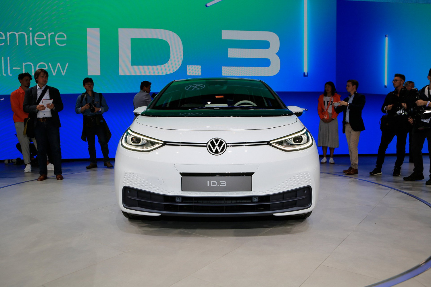 Електромобилът, който променя всичко: Премиера на Volkswagen ID.3 СНИМКИ