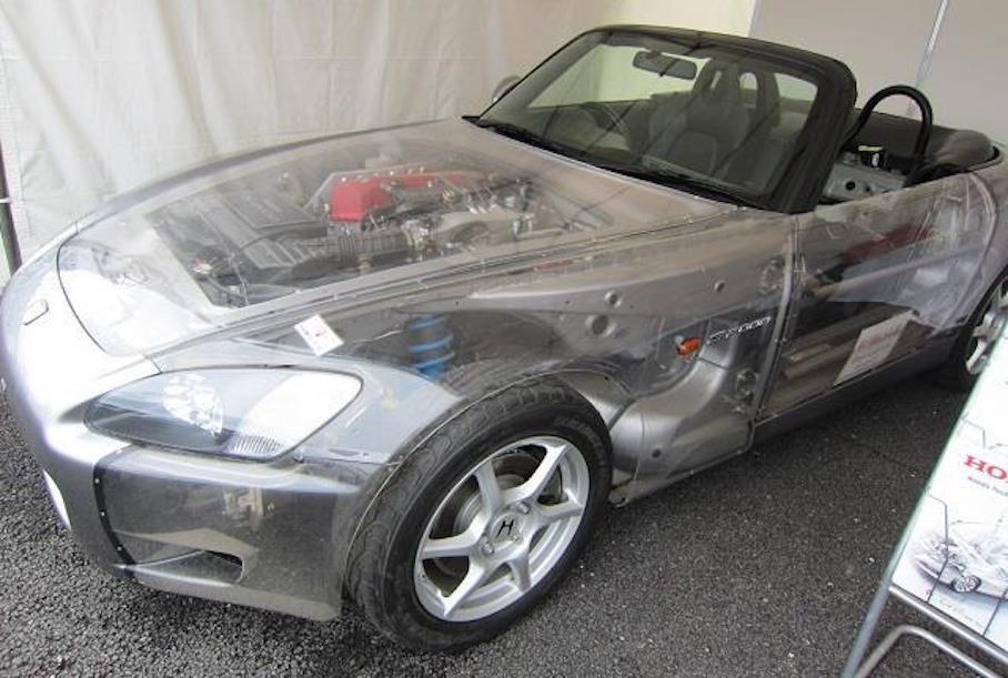 Уникално: Показаха напълно прозрачна Honda S2000 СНИМКИ