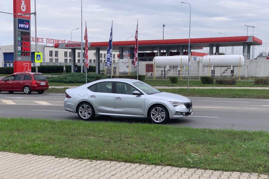 Ето как ще изглежда новата Skoda Octavia СНИМКИ