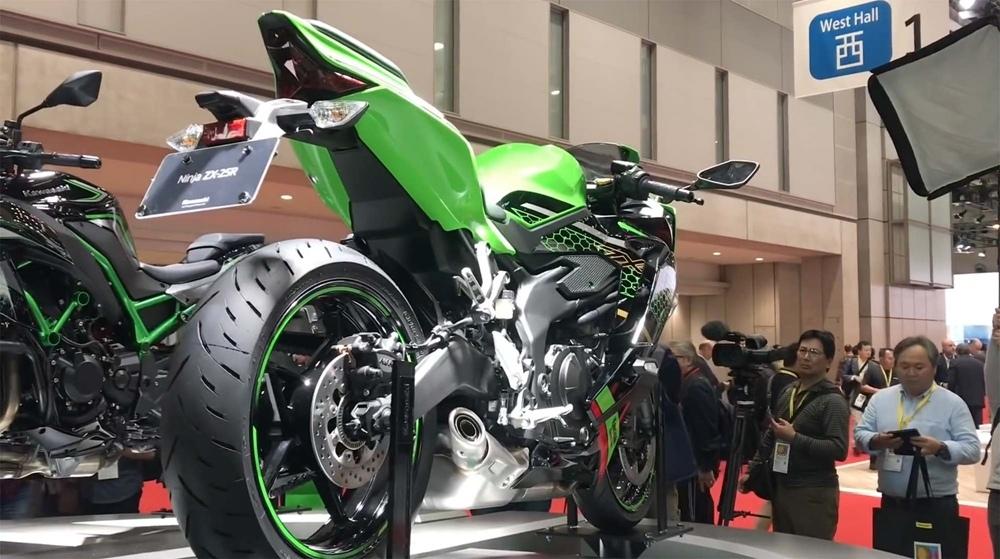 Представиха най-мощния мотоциклет - Kawasaki Ninja ZX-25R СНИМКИ