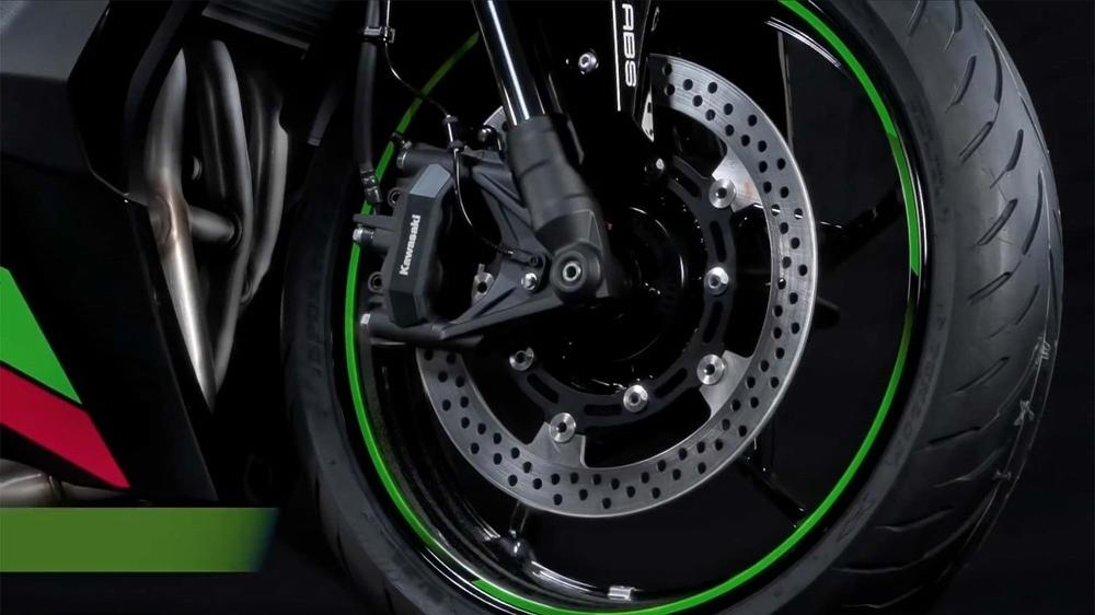 Представиха най-мощния мотоциклет - Kawasaki Ninja ZX-25R СНИМКИ