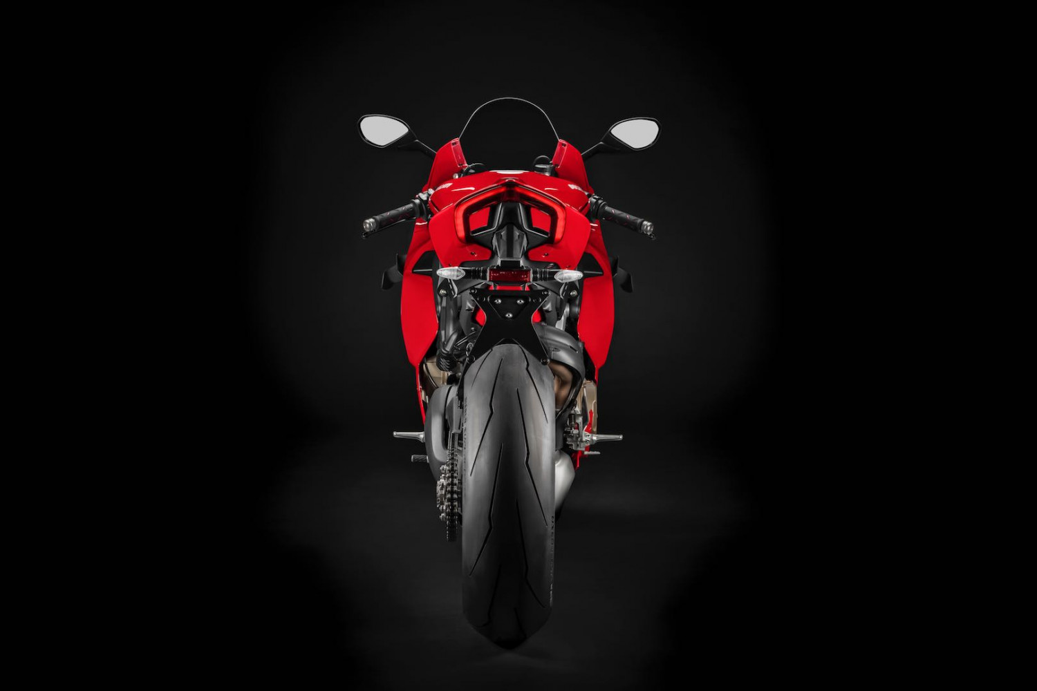 Оръдие на две колела: Вижте впечатляващия Ducati Panigale V4 S ВИДЕО