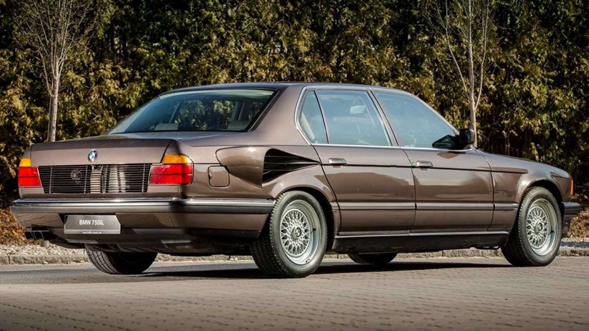 Откриха уникален BMW 7 Серия с двигател V16 СНИМКИ