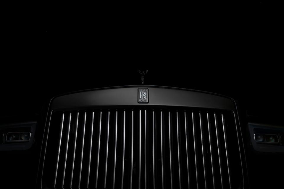 Уникалният Rolls-Royce Black Badge Cullinan покори младите и пътищата СНИМКИ