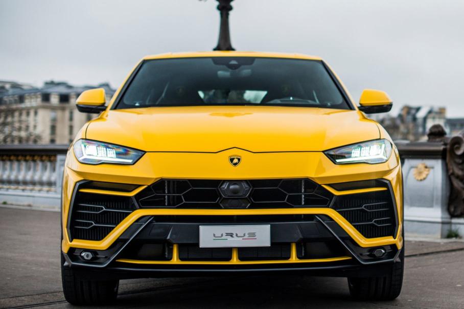 Полицаи иззеха Lamborghini Urus след улична гонка СНИМКА