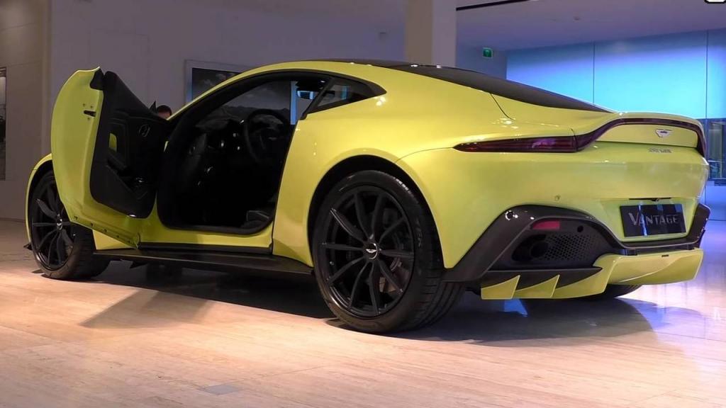 La Vantage: Разкош и спорт в новото поколение на Aston Martin СНИМКИ