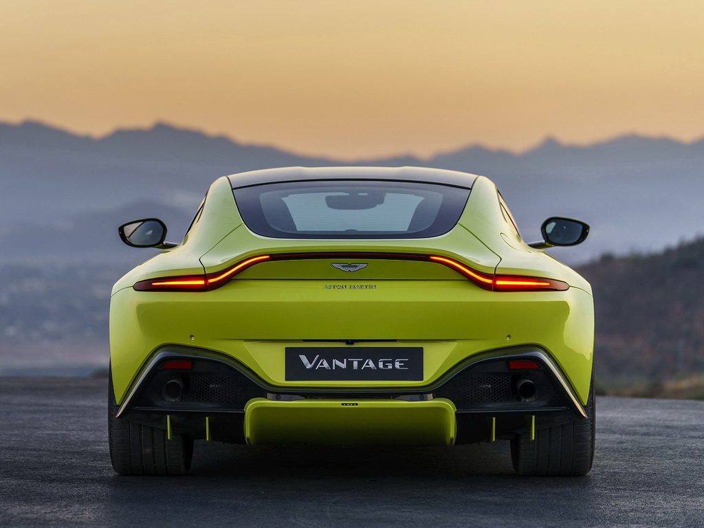 La Vantage: Разкош и спорт в новото поколение на Aston Martin СНИМКИ