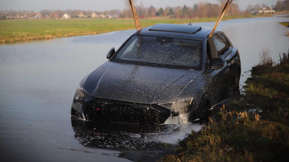 Подводен Audi RS Q8 или как да потопиш 250 хил. евро на равно място СНИМКИ