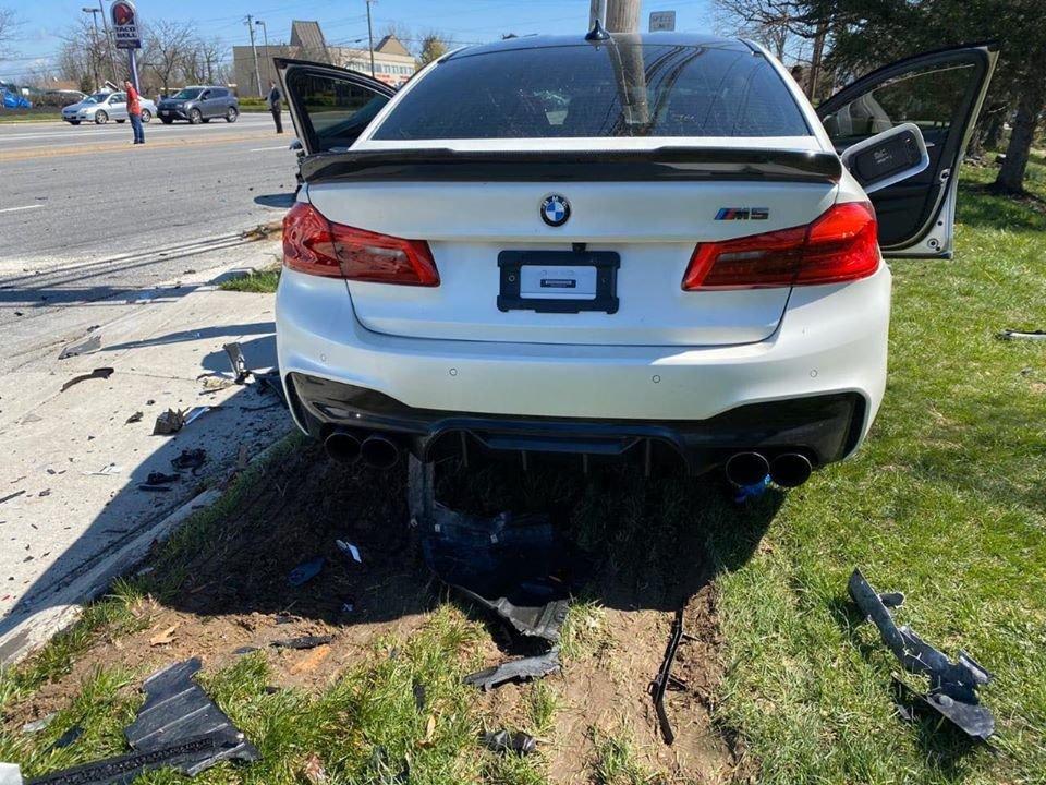 Ново BMW за над 100 хил. долара бе разбито само 11 километра след покупката ВИДЕО