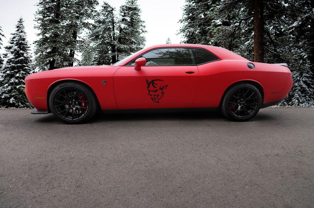 Българи показаха дяволския Dodge Challenger SRT Hellcat СНИМКИ